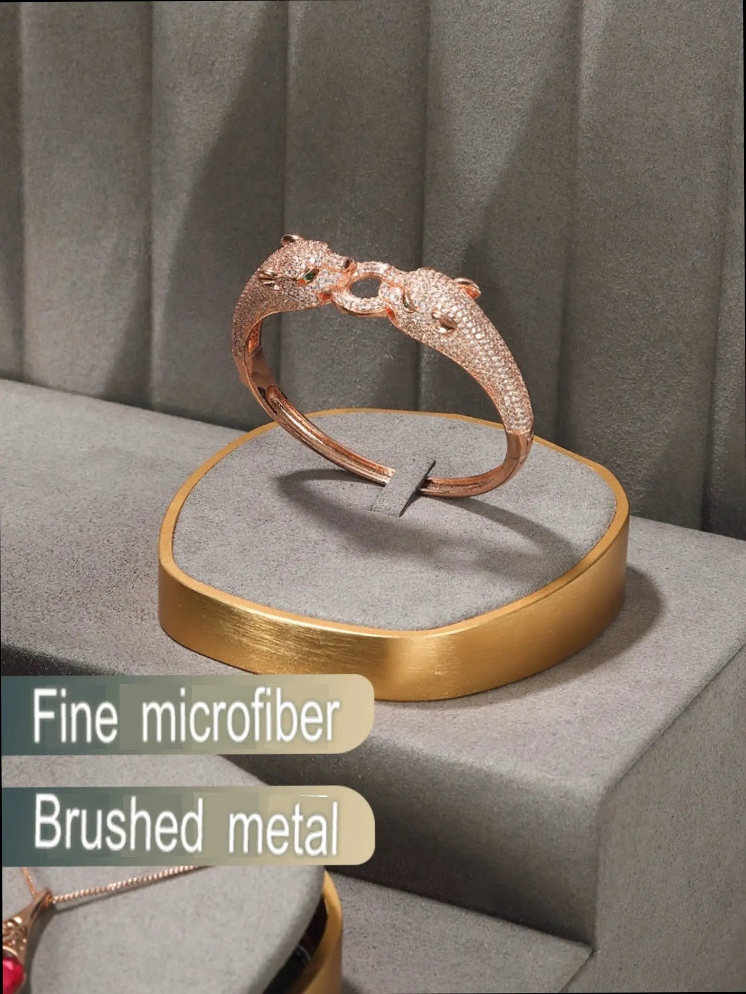 Luxury jewelry window display, props, rings, necklaces, earrings, jade display shelves, ladder jewelry display shelves Jim Display