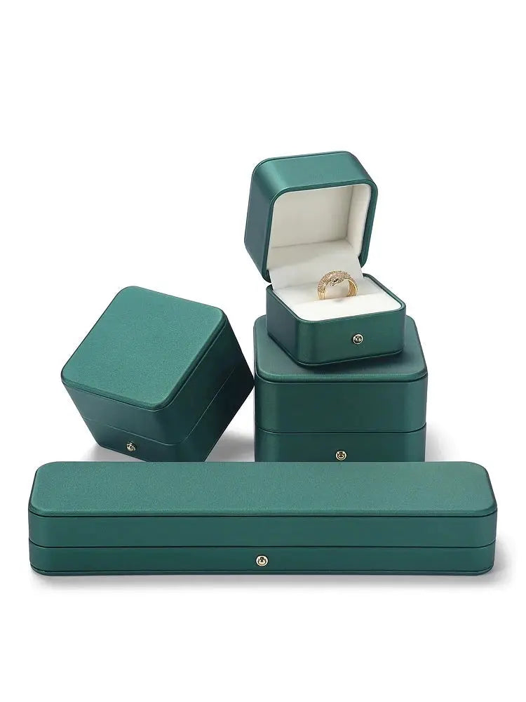 Luxury jewelry box, wedding gift, ring box, bracelet, necklace, bracelet storage box, jewelry packaging, gift box Jim Display