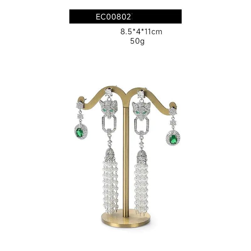Luxury jewellery display, rings, necklaces, earrings, window display, jewelry, display props Jim Display