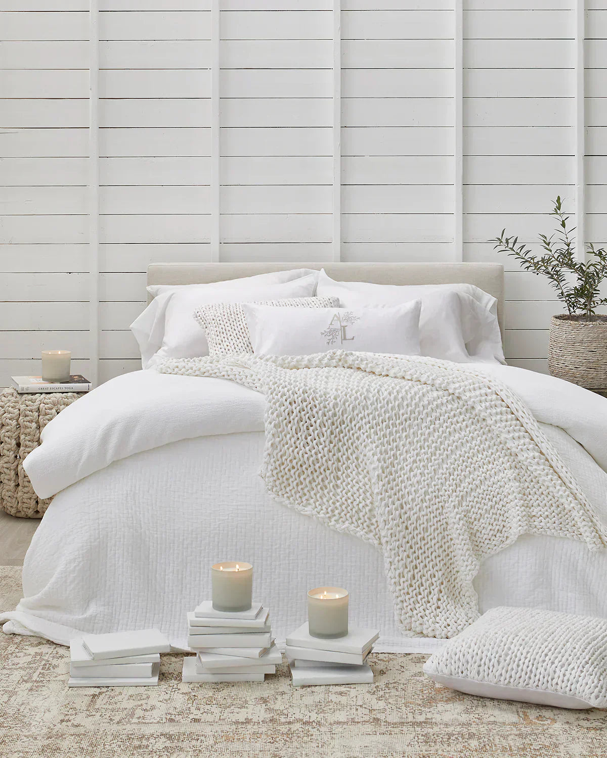The Enduring Allure of An All-White Bed