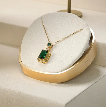 Luxury jewellery display, rings, necklaces, earrings, window display, jewelry, display props Jim Display